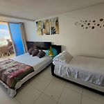 Aparta Estudio con Balcón y Vista