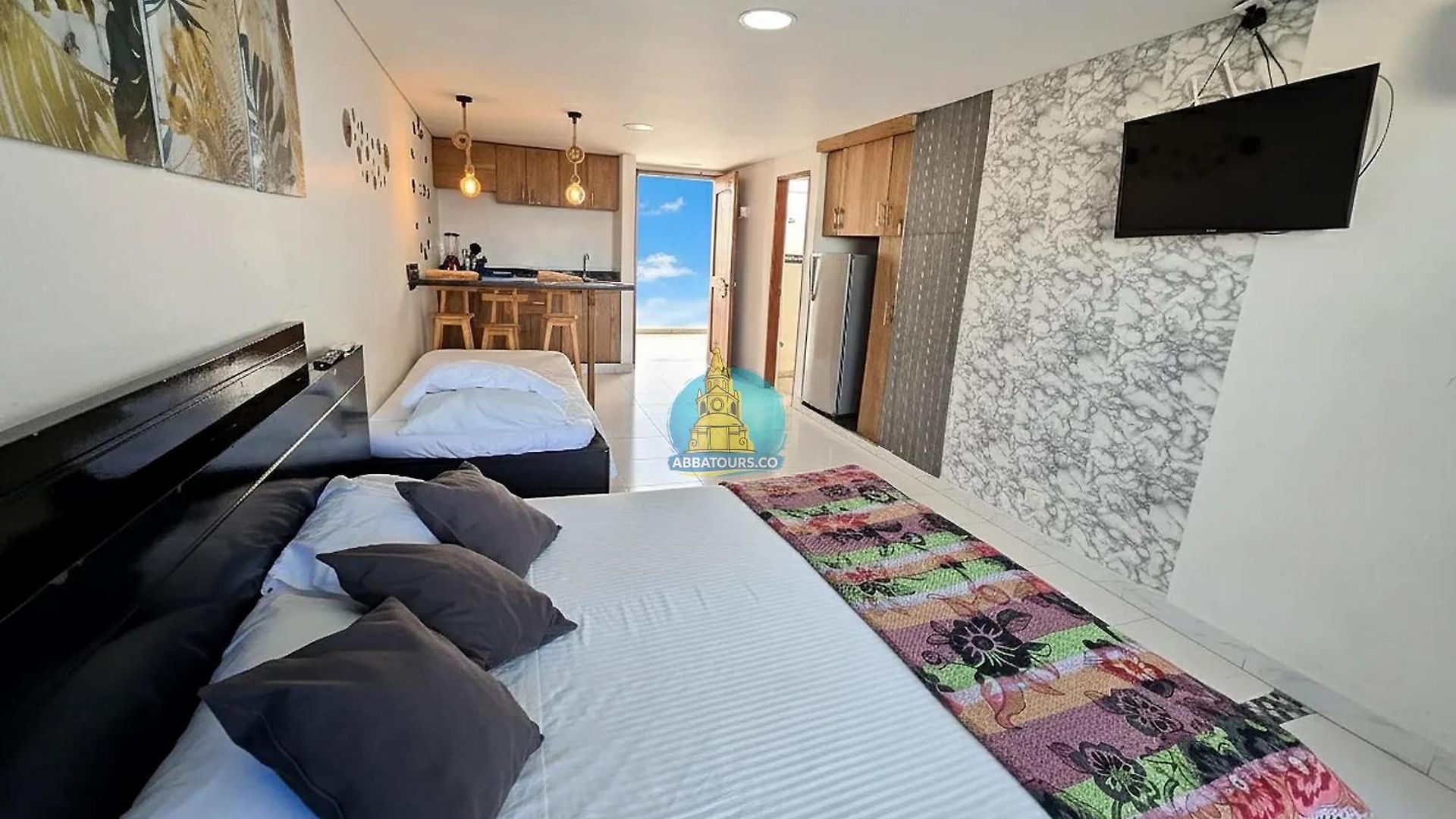 Aparta Estudio Con Balcón Y Vista